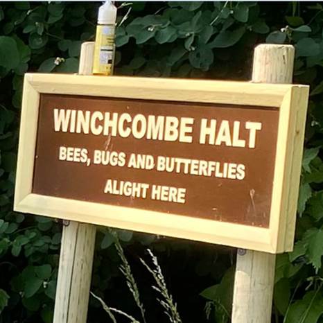 A sign with text on it

Description automatically generated with low confidence